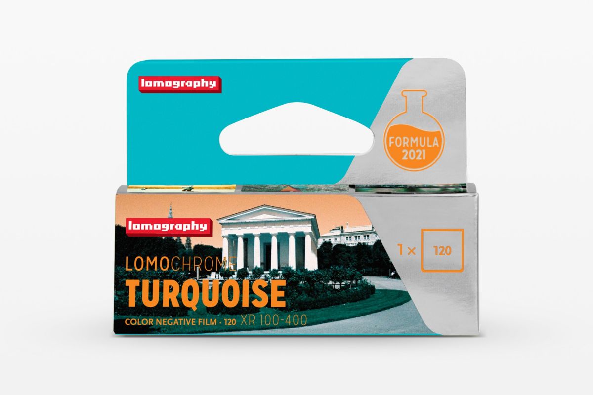 Lomography LomoChrome Turquoise 120 film box